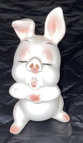 Pig figurine singing eyes - figurine,